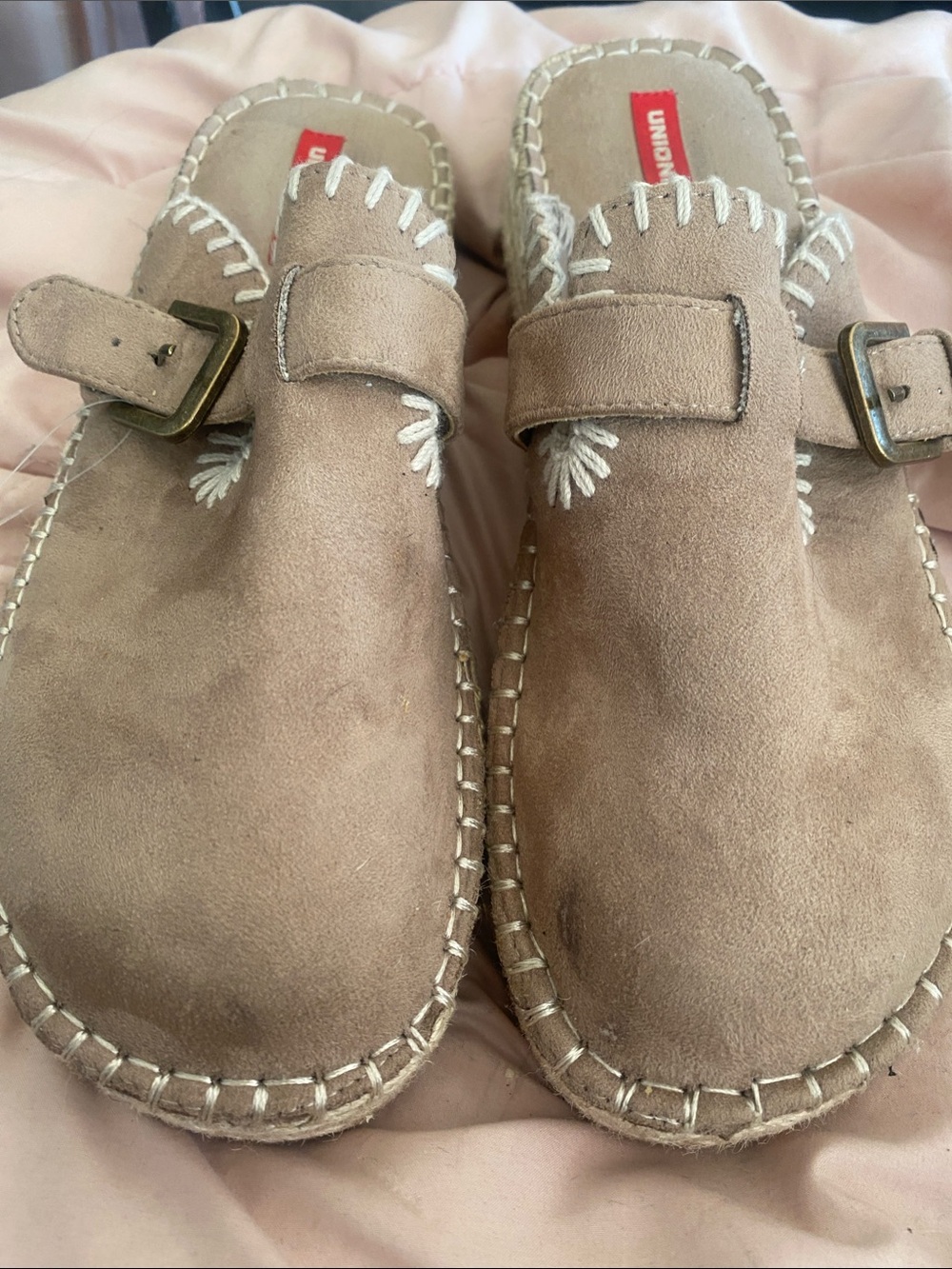 Womens slip on clogs. Comfy and easy to put on
